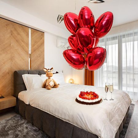 בוקרשט Classy Sassy - Elegant Escape In Timpuri Noi מראה חיצוני תמונה